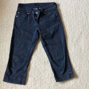 Blue capri jeans